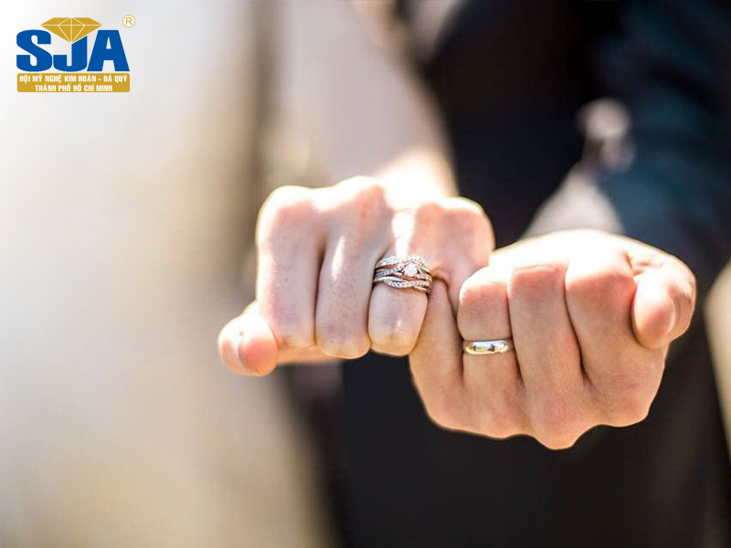 Những thông tin về nhẫn cưới: nguồn gốc, ý nghĩa và cách đeo hợp lý