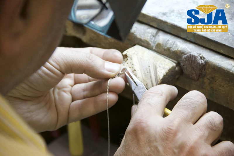 Đào tạo thợ sửa chữa vàng bạc ngắn hạn