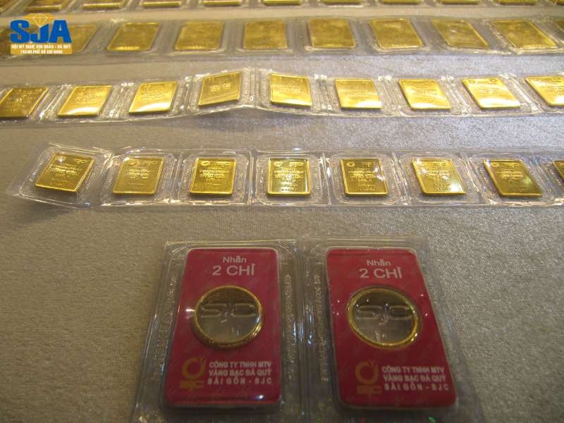 Người dân mua bán vàng miếng tự do được không?