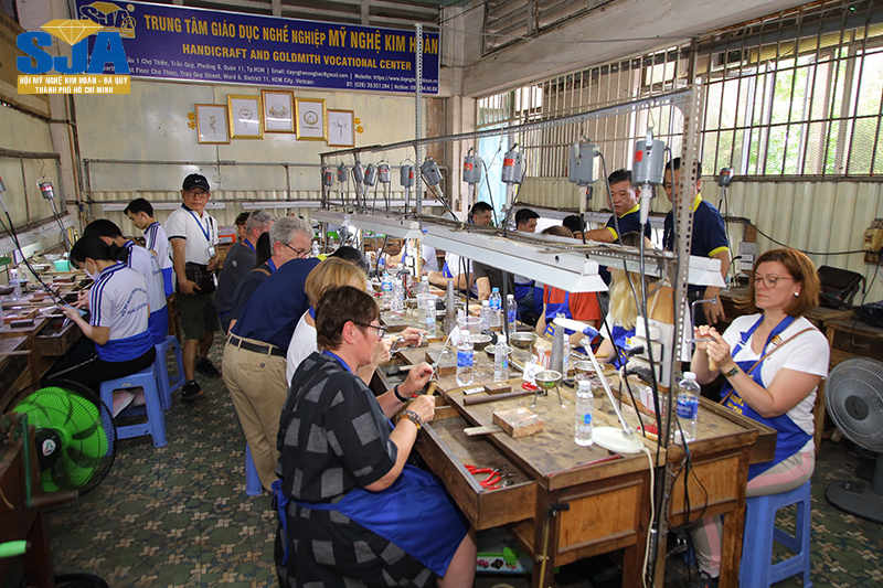 Making Your Own Jewelry - Workshop tự tay làm trang sức tại Việt Nam