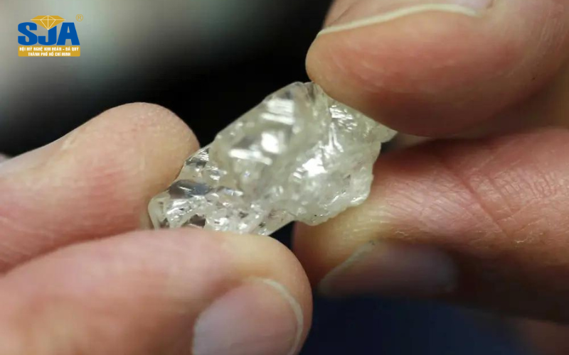 Có mấy cách nhận định chất lượng đá quý và kim cương trong kinh doanh?