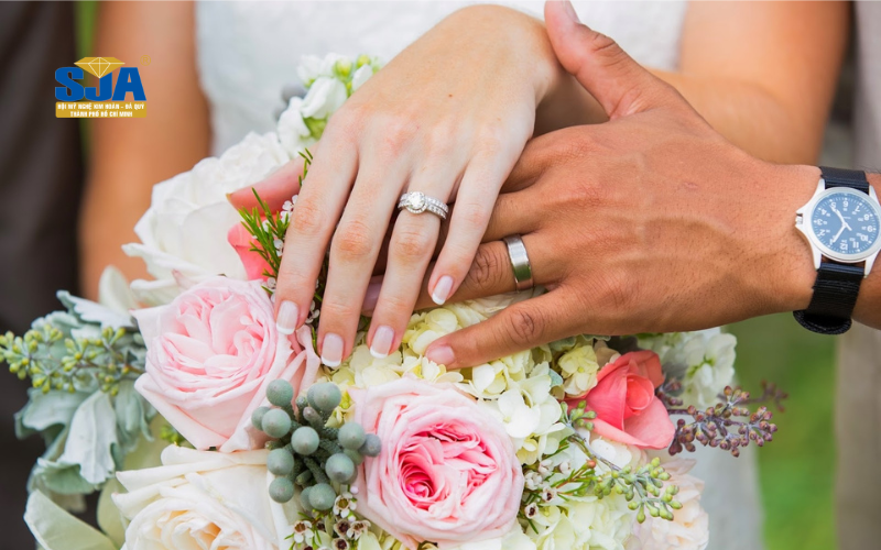 Bật mí bí quyết mua nhẫn cưới theo phong thủy của bạn