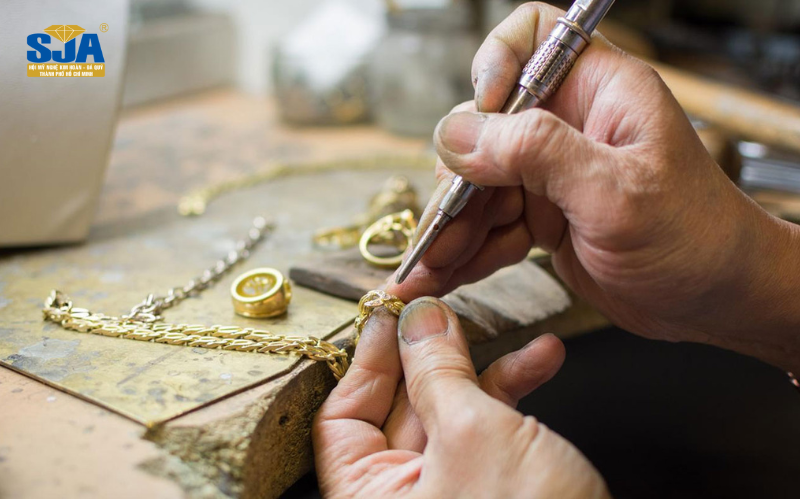 Lớp nâng cao tay nghề cho thợ chế tác nhẫn cưới dây chuyền vàng