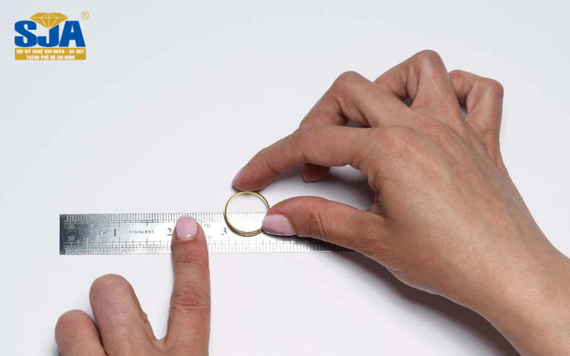 Làm sao để đo ni tay nhẫn?