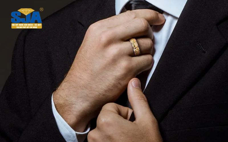 Nam nên đeo nhẫn ở ngón nào?