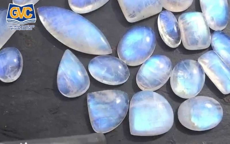 Ý Nghĩa Đá Mặt Trăng Theo Phong Thủy